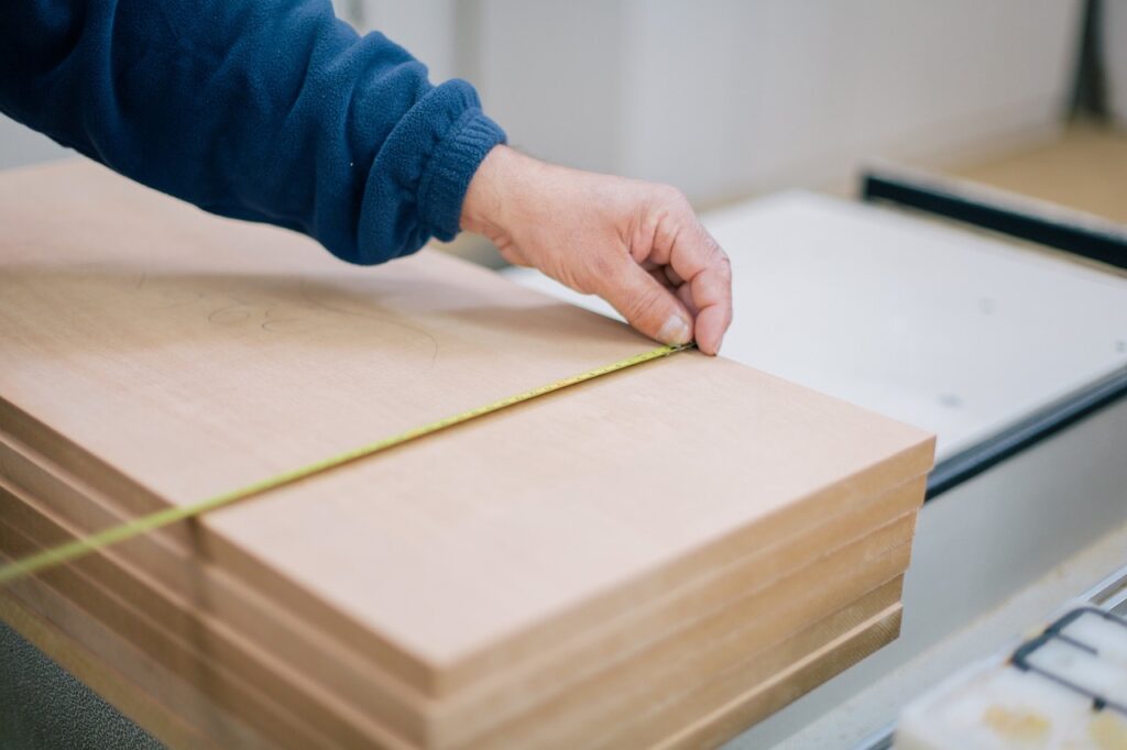 ポケカの保管で反りを防ぐための効果的な対策は？