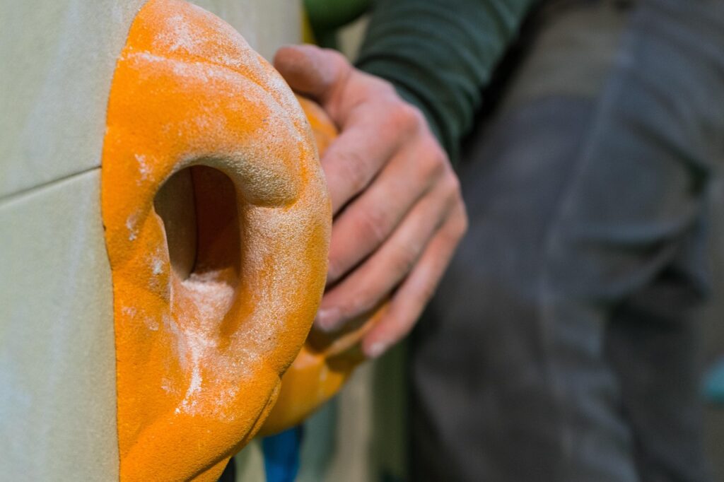 ポケカの高騰は初心者にも影響がある？